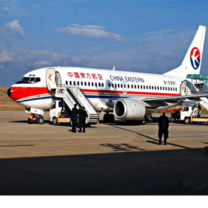 桂林机场快递航空快运业稳步发展的原因是什么？